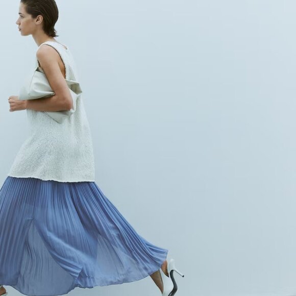 H&M Pleated Chiffon Skirt Size Small Color Dusty Blue - Picture 4 of 4